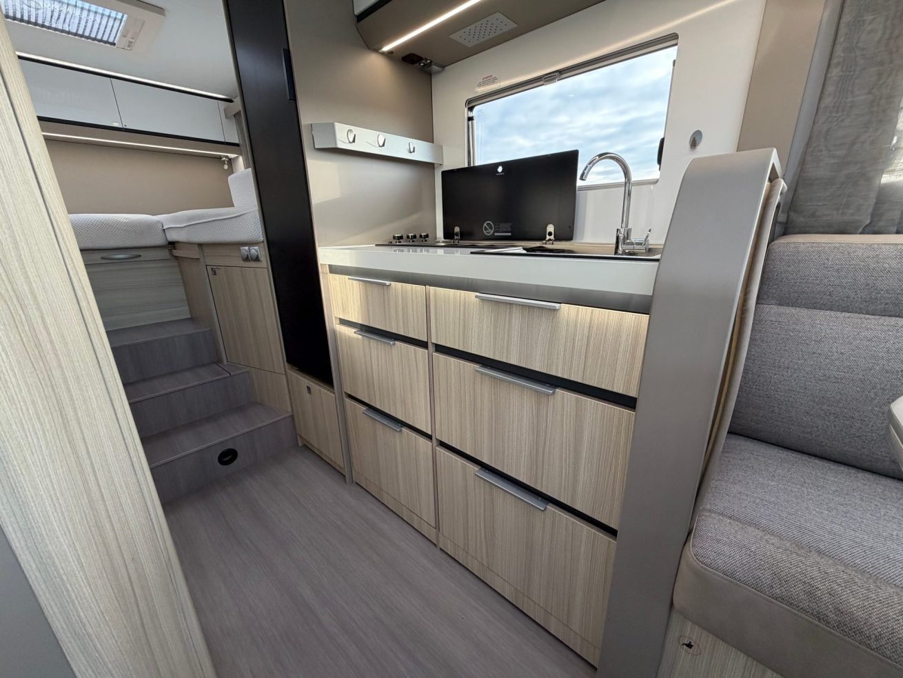 Adria Compact DL Plus (10)