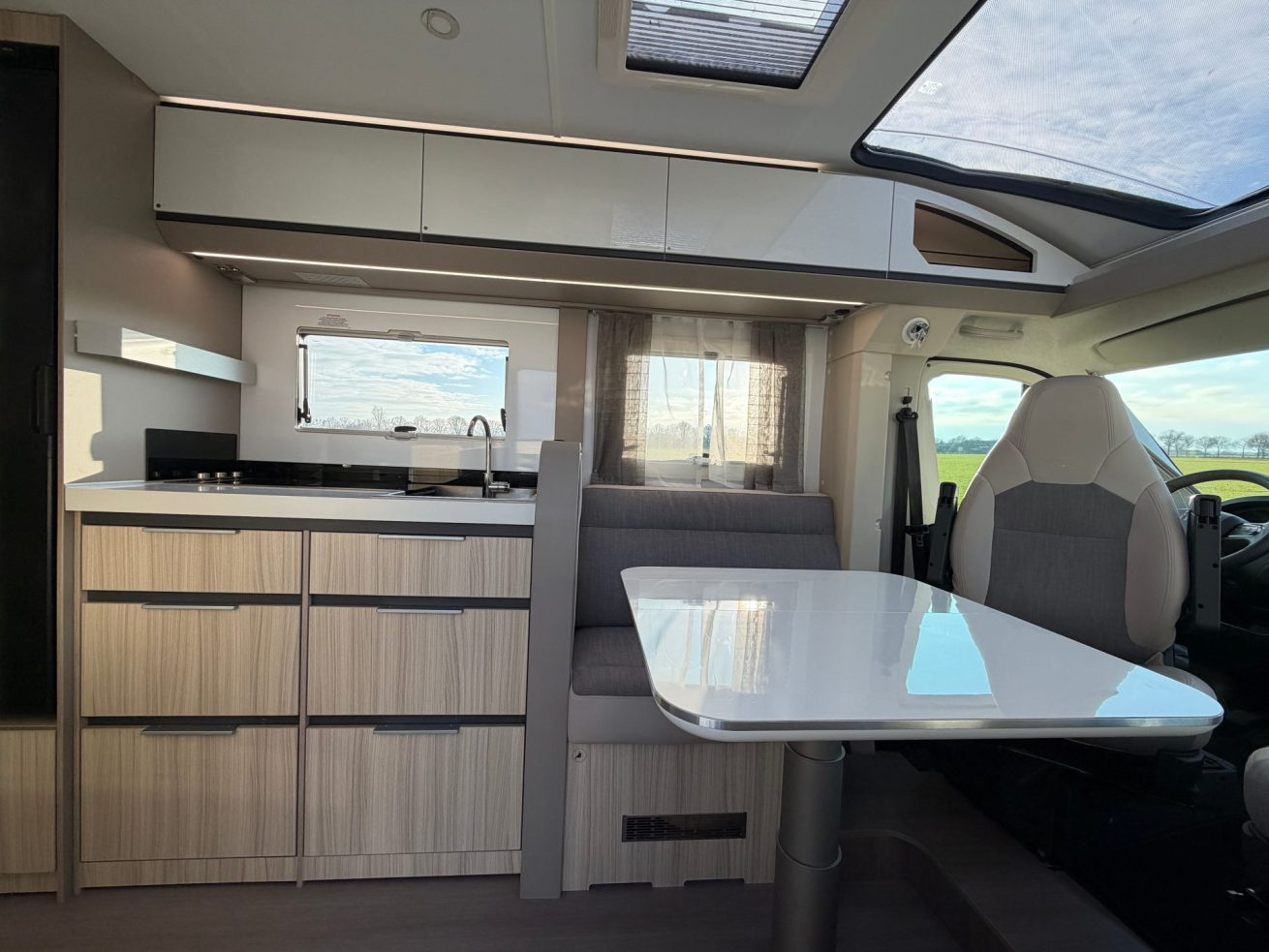 Adria Compact Plus DL 2025 (2)