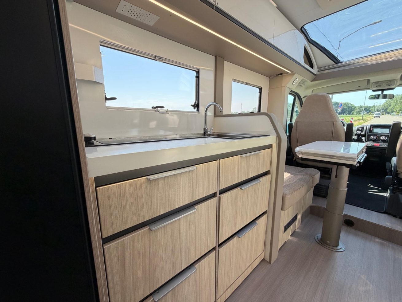 Adria Compact Supreme DL (10)