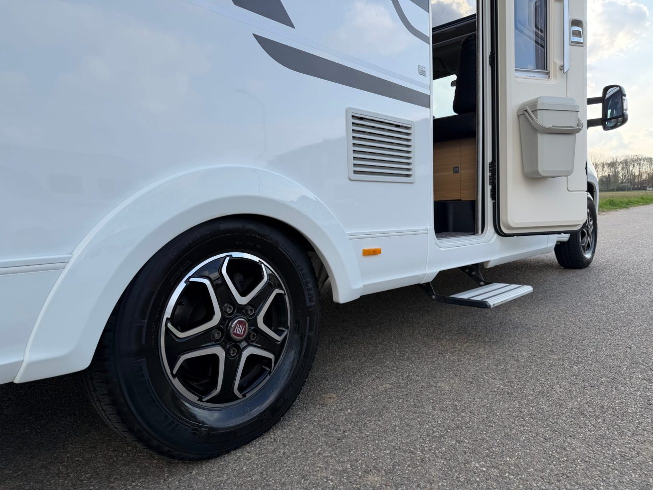 Adria Coral 670 DC (6)