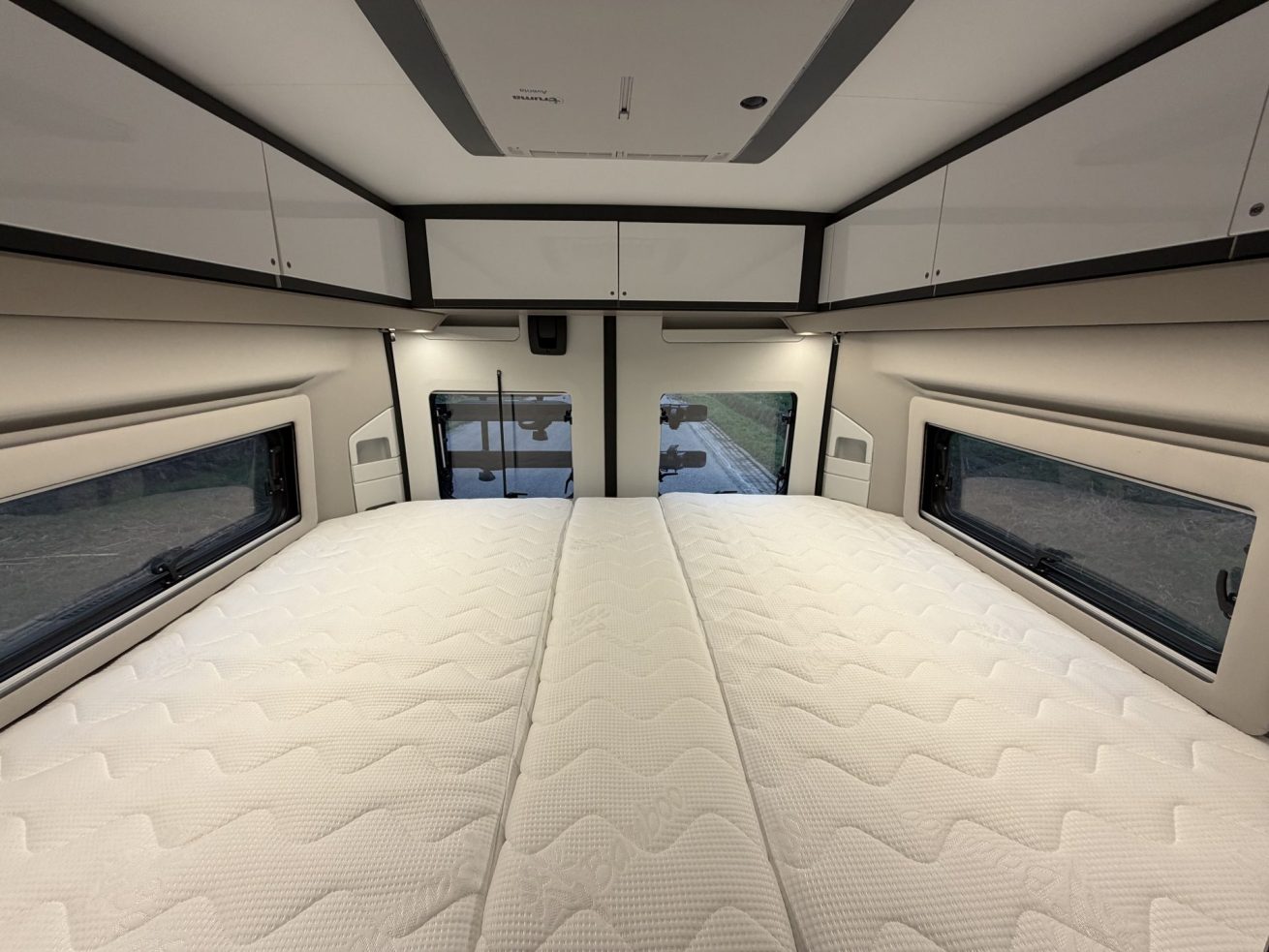 Adria Twin Plus 640 SLB (1)