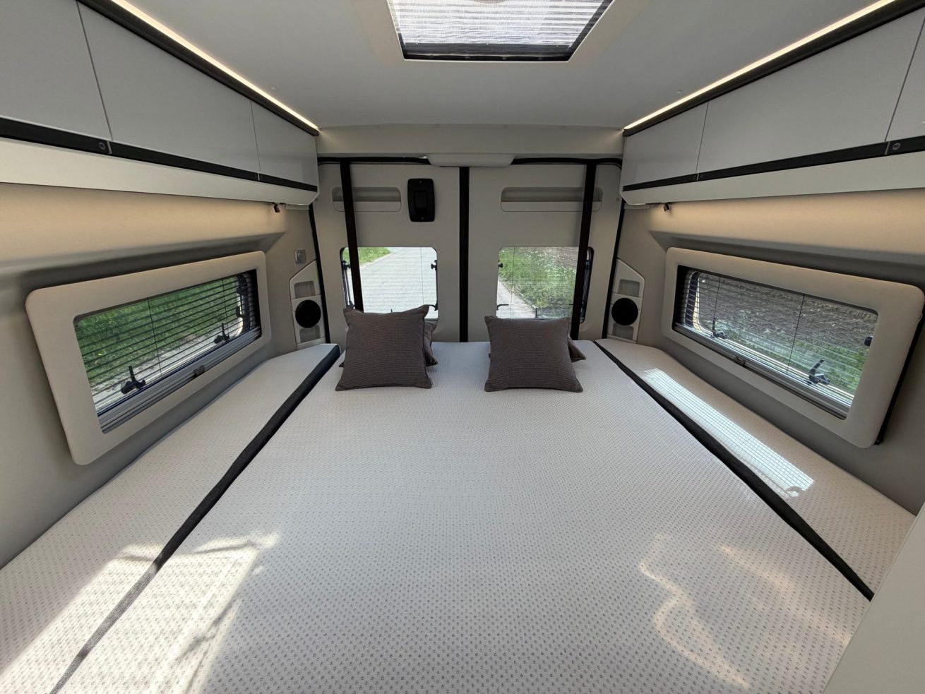 Adria Twin Supreme 640 SGX (1)