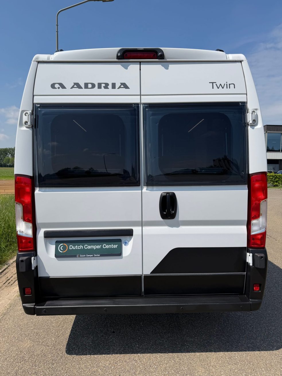 Adria Twin Supreme 640 SGX (11)