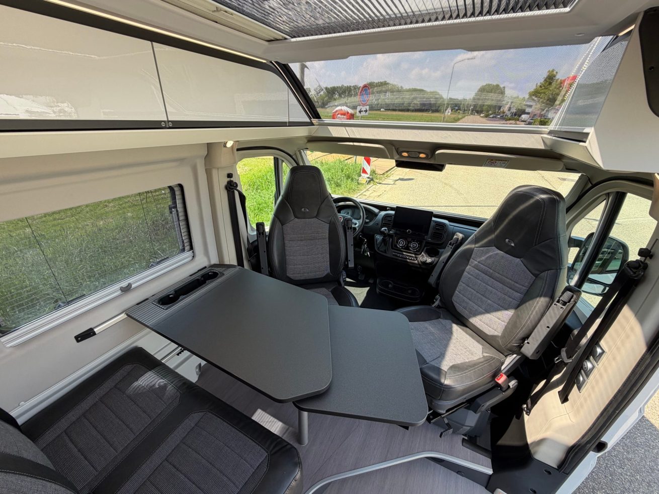 Adria Twin Supreme 640 SGX (15)