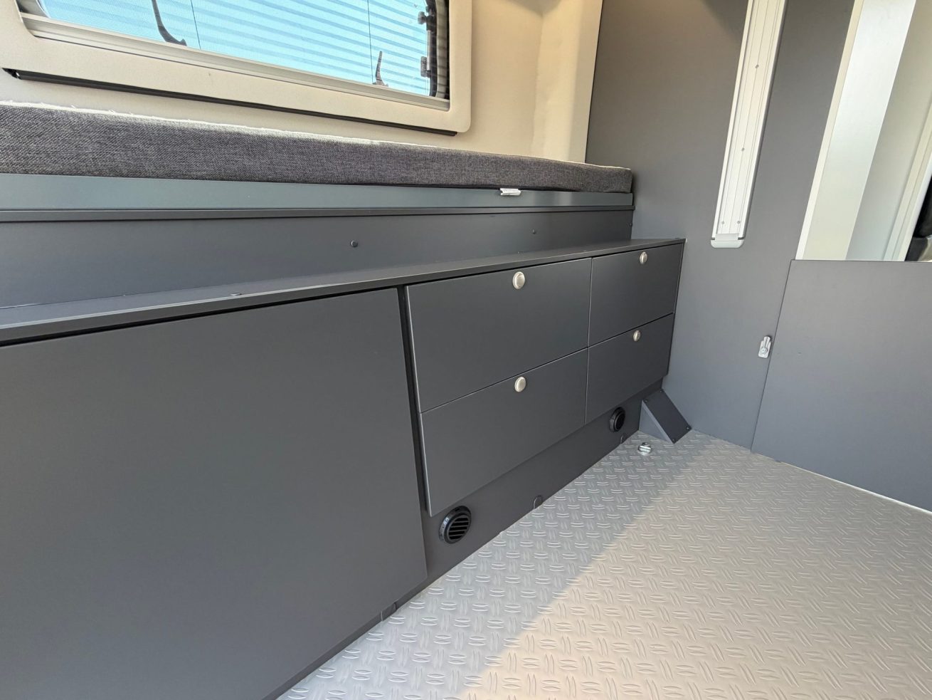 Adria Twin Supreme 640 SGX (16)