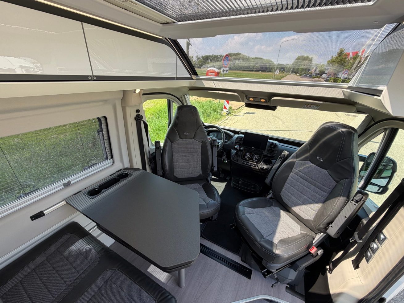 Adria Twin Supreme 640 SGX (16)