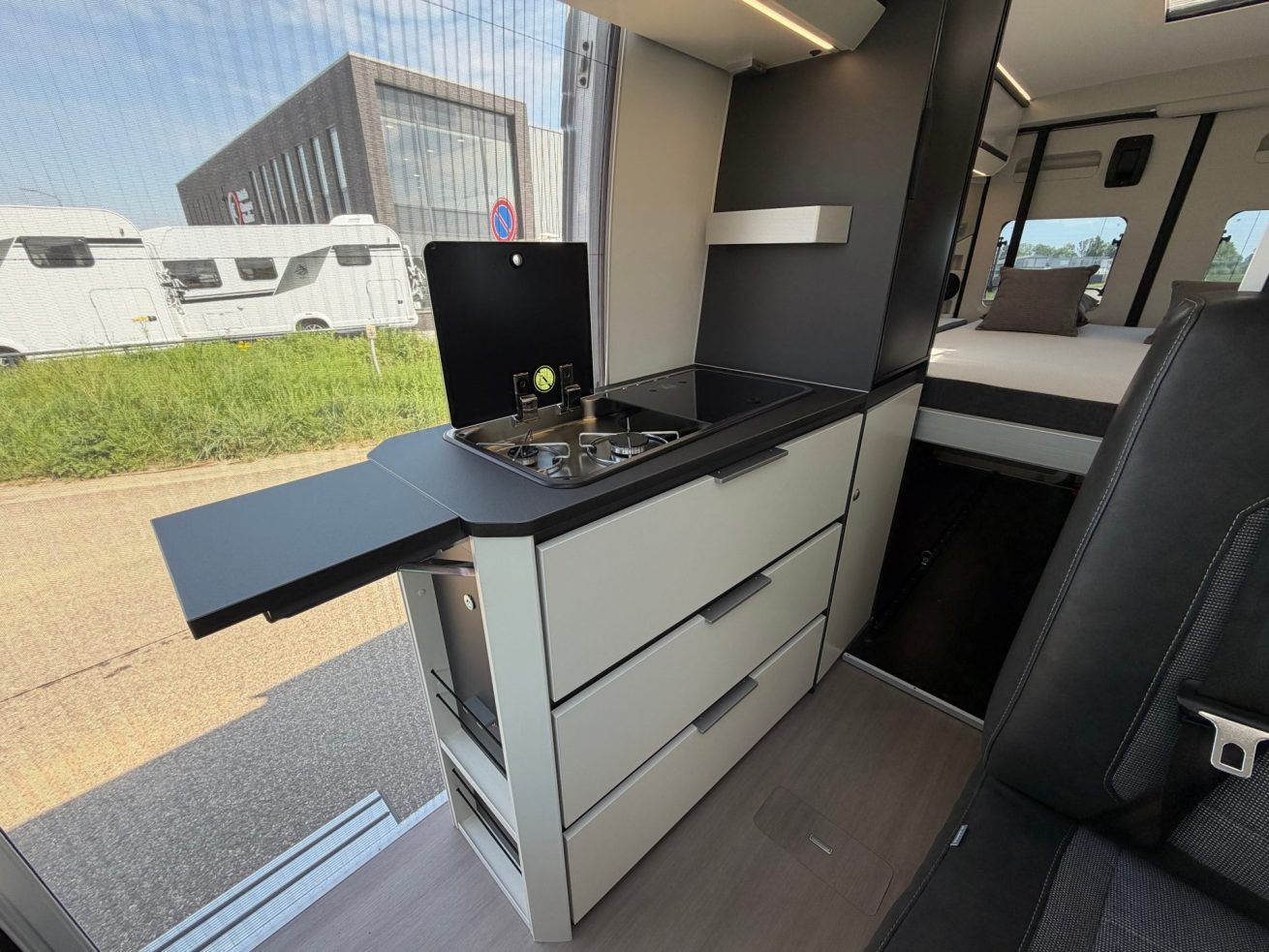 Adria Twin Supreme 640 SGX (18)