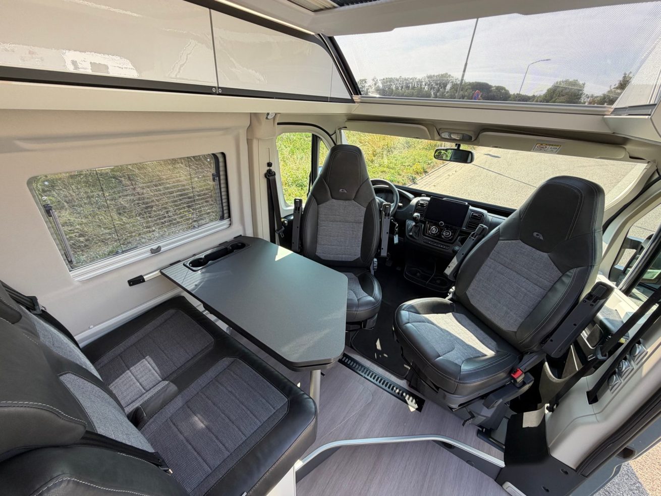 Adria Twin Supreme 640 SGX (19)