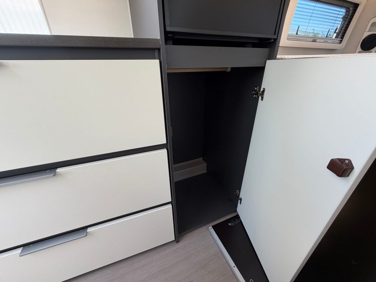 Adria Twin Supreme 640 SGX (19)