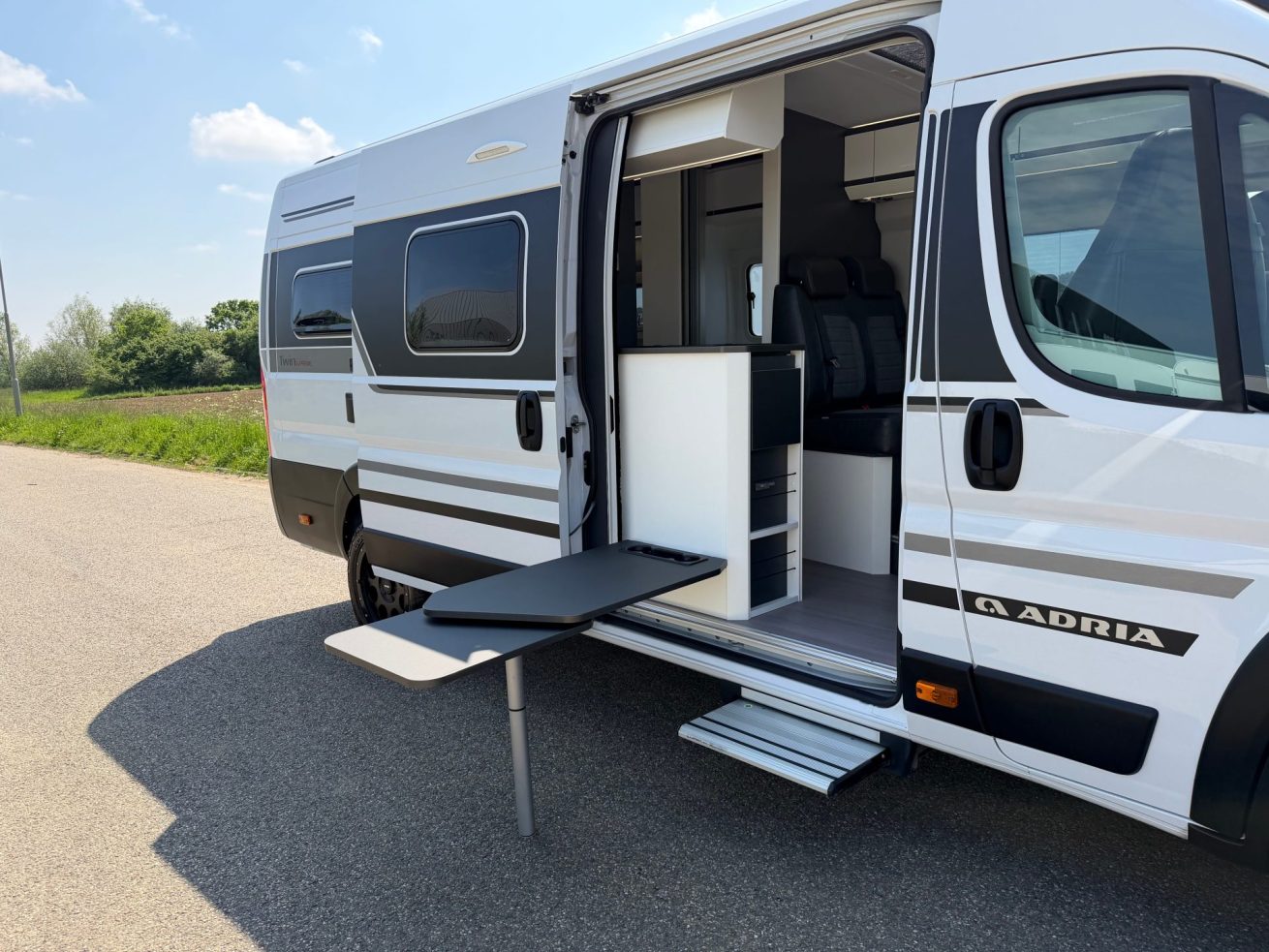 Adria Twin Supreme 640 SGX (20)