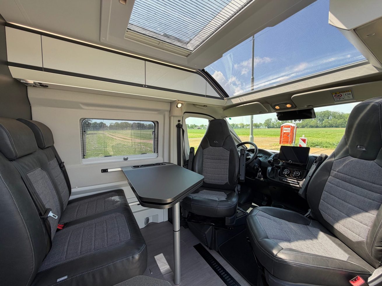 Adria Twin Supreme 640 SGX (21)