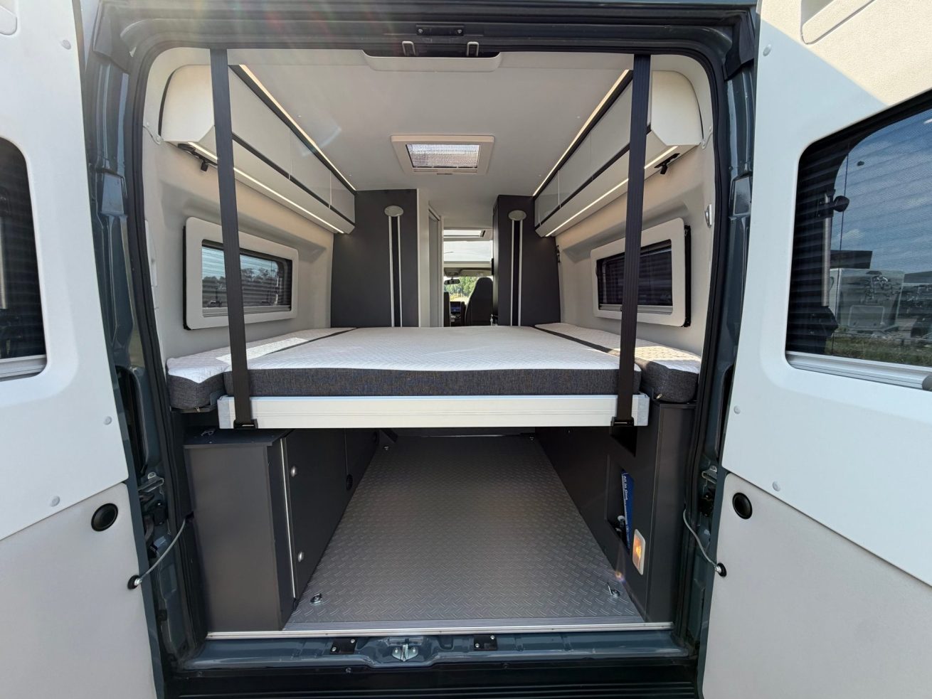 Adria Twin Supreme 640 SGX (27)