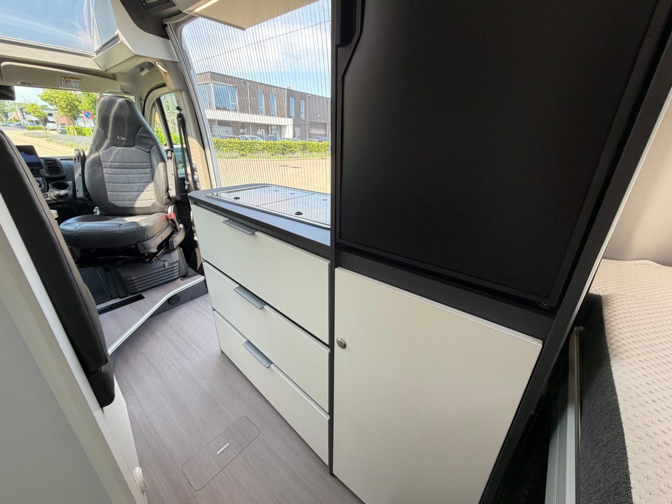 Adria Twin Supreme 640 SGX (32)