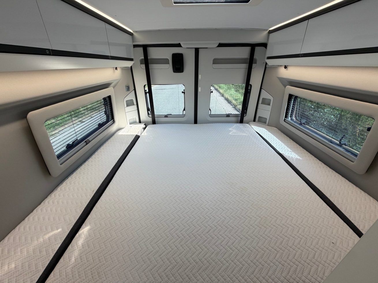 Adria Twin Supreme 640 SGX (5)