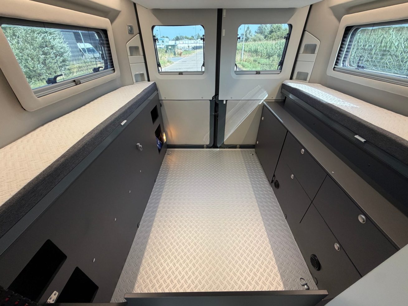 Adria Twin Supreme 640 SGX (6)