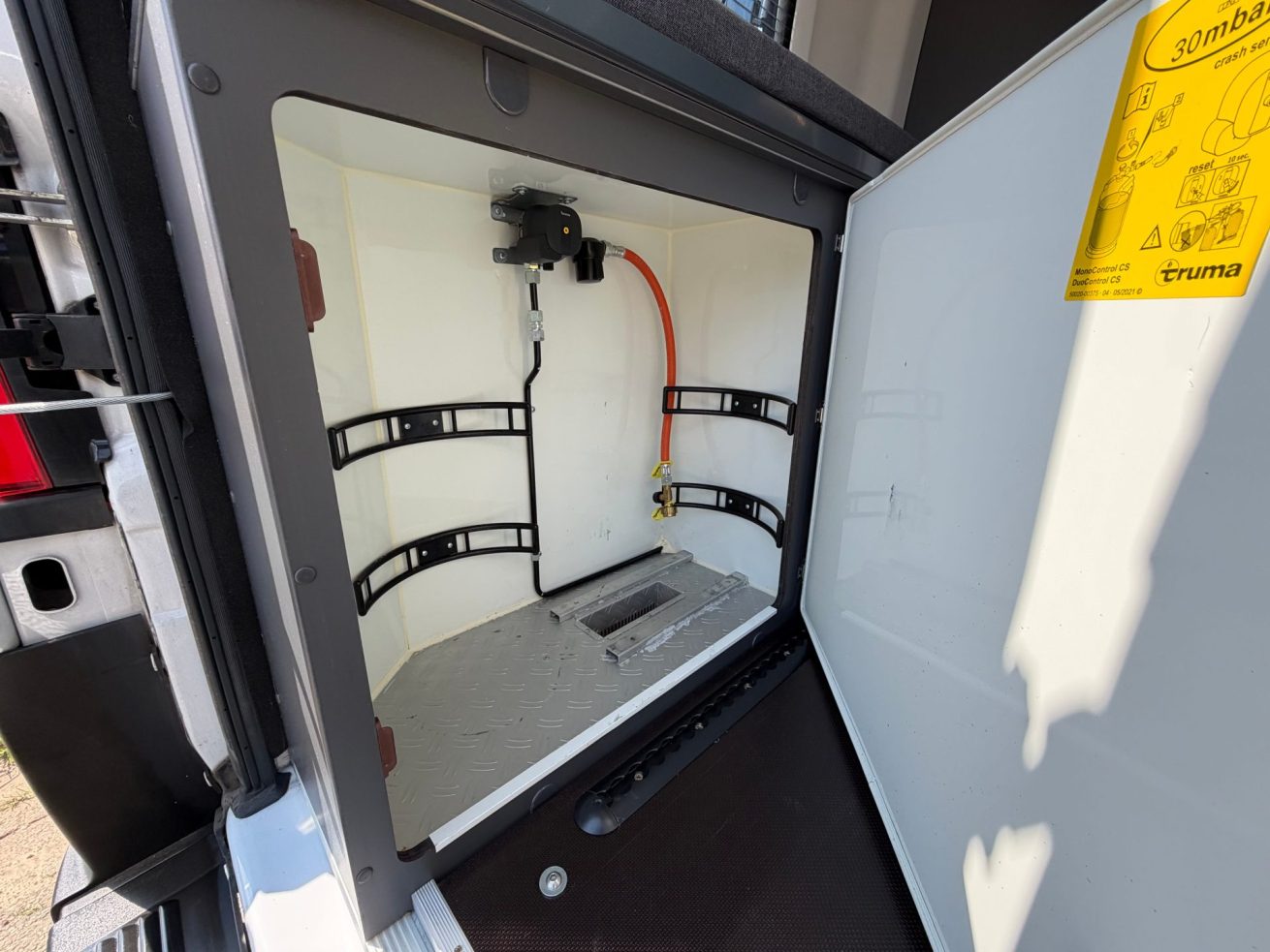 Adria Twin Supreme 640 SGX (6)