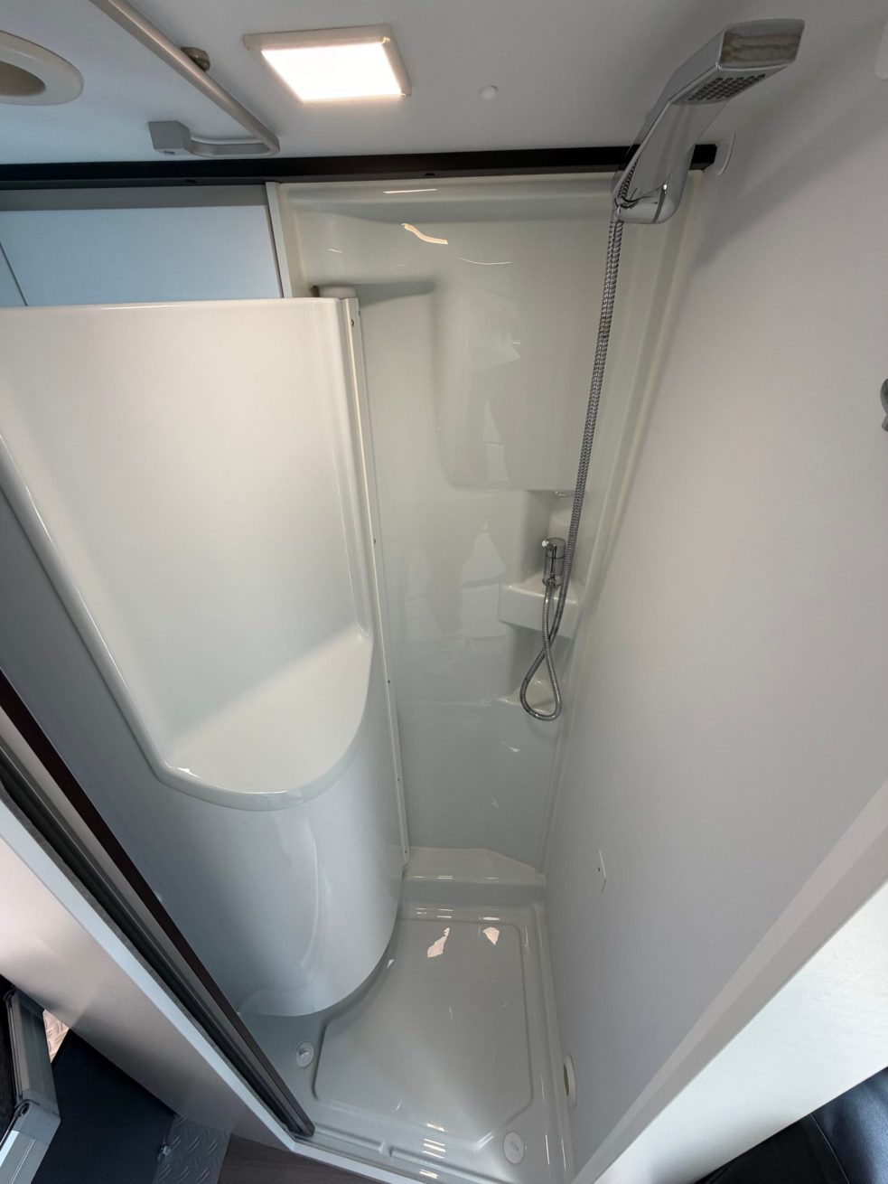 Adria Twin Supreme 640 SGX (8)