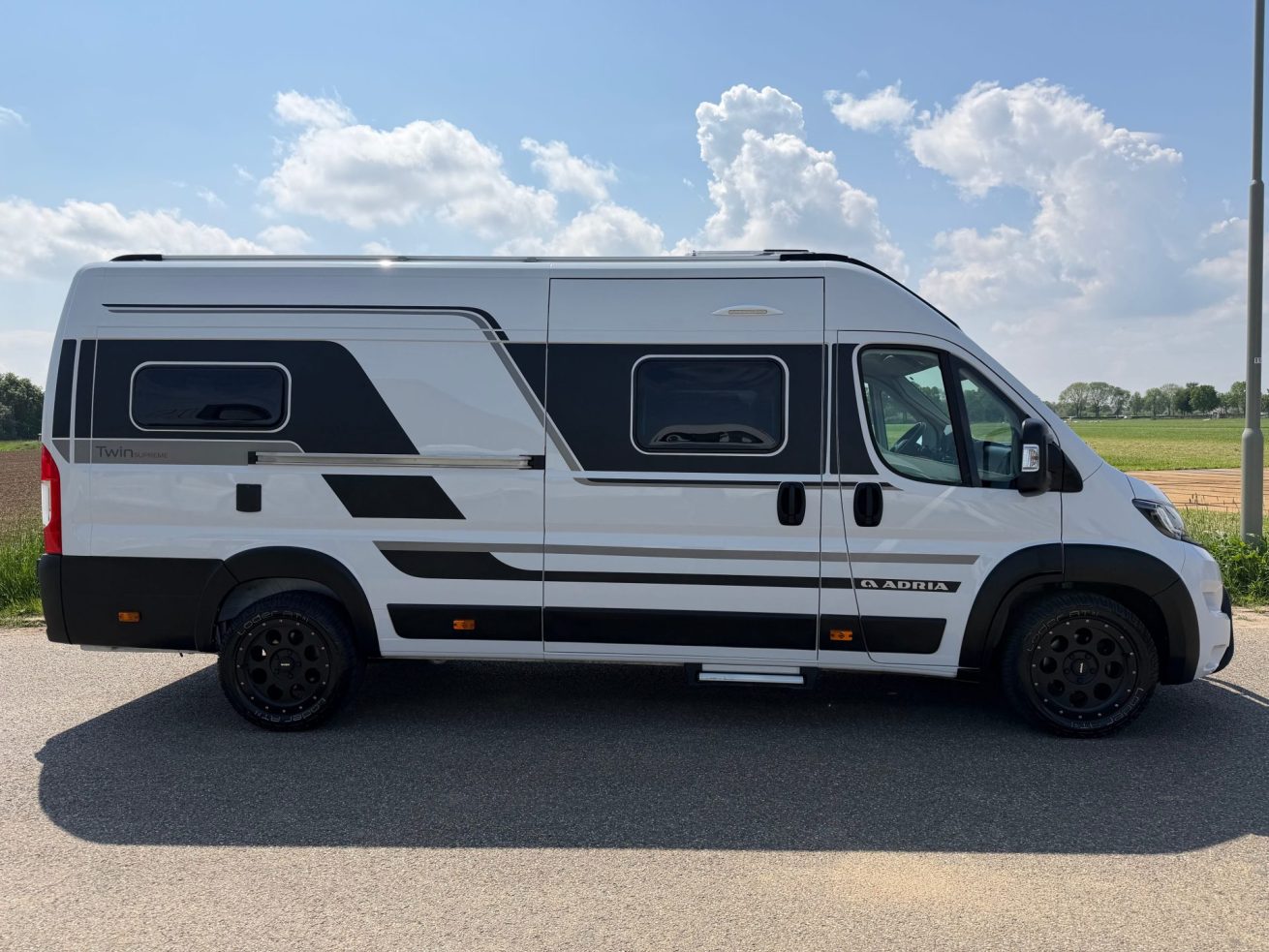 Adria Twin Supreme 640 SGX (9)