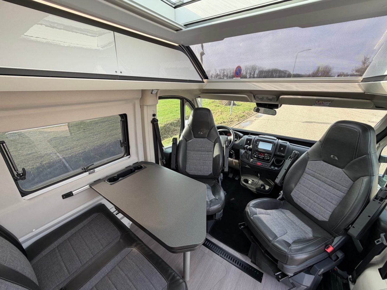 Adria Twin Supreme 640 SLB (8)
