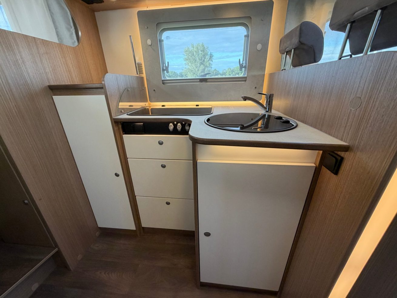 Carado Clever+ Edition T338 (18)