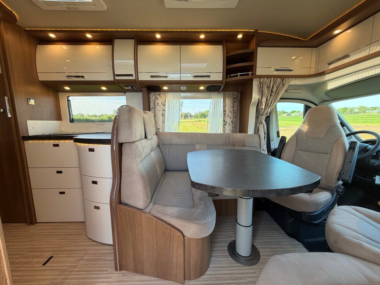 Carthago C-Tourer 148 LE (15)