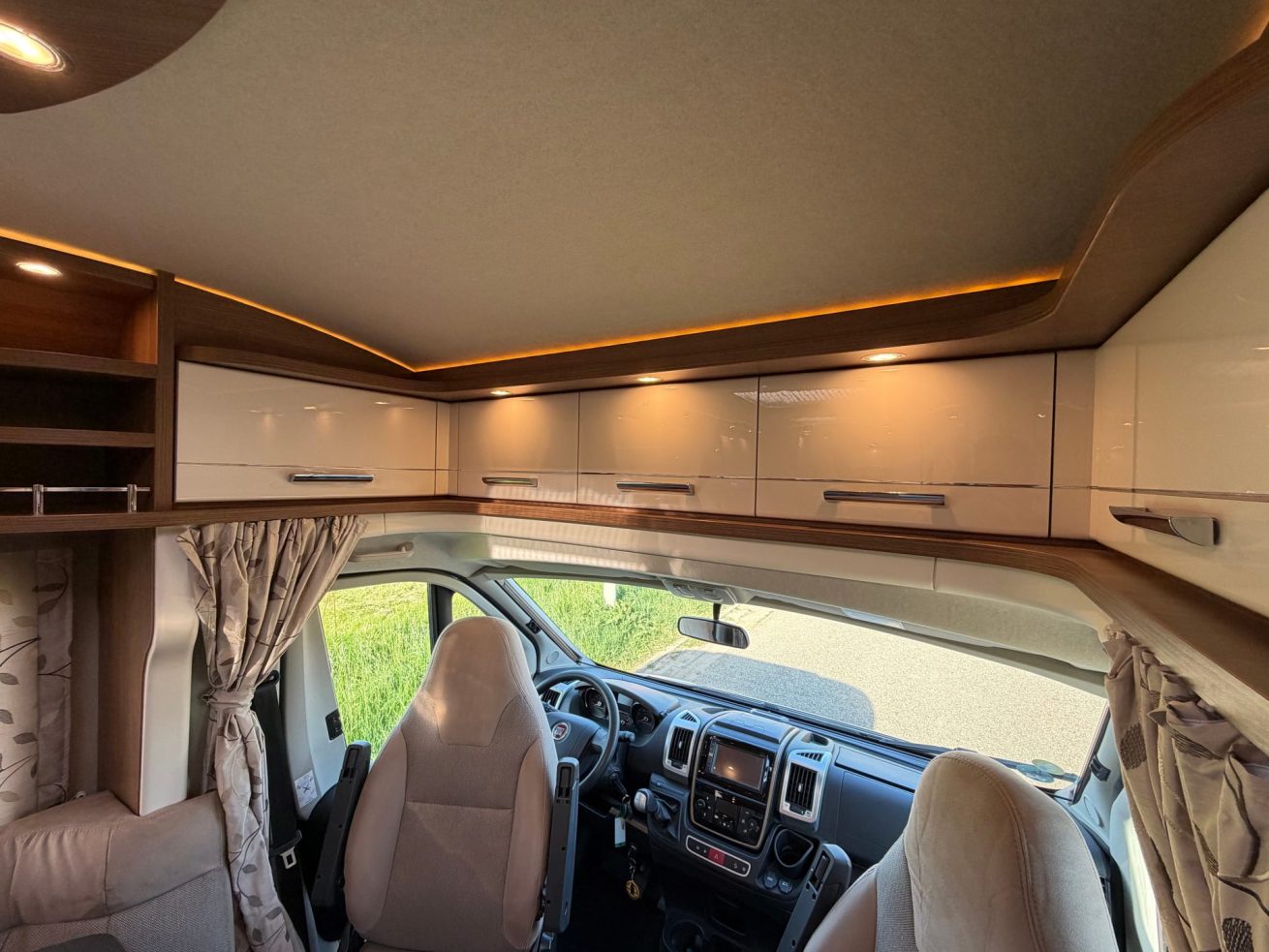 Carthago C-Tourer 148 LE (34)