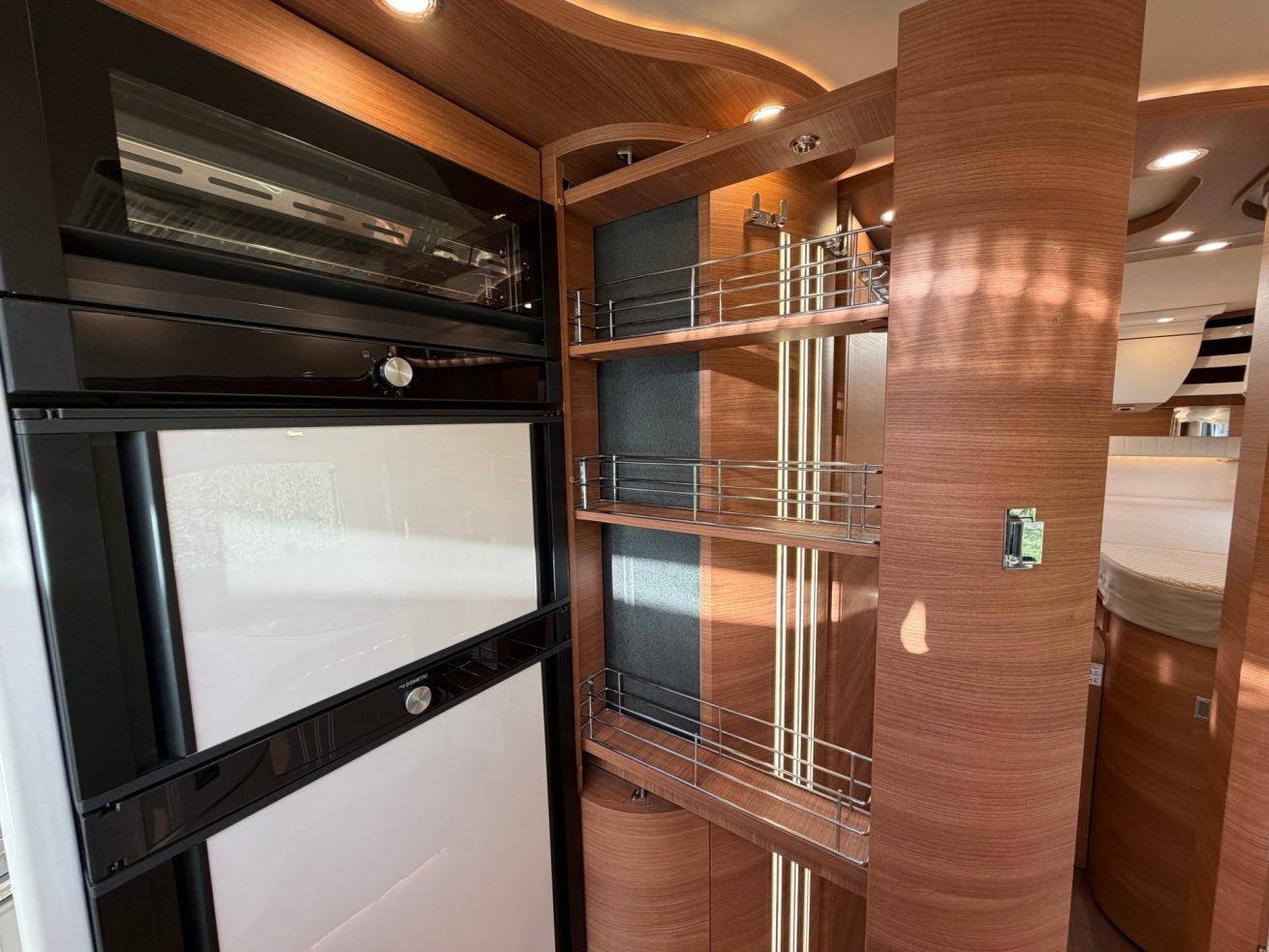 Carthago Chic C-line T 4.9 LE Silver (16)