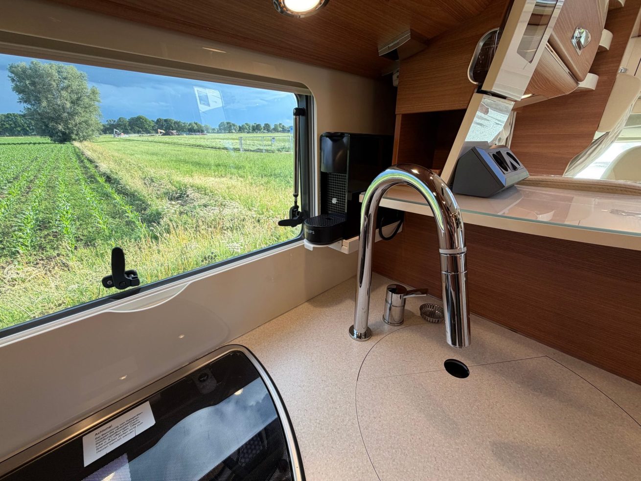 Carthago Chic C-line T 4.9 LE Silver (17)
