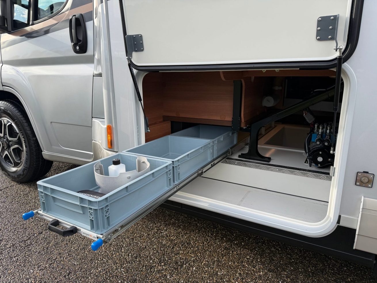 Carthago Chic C-line T 4.9 LE Silver (2)