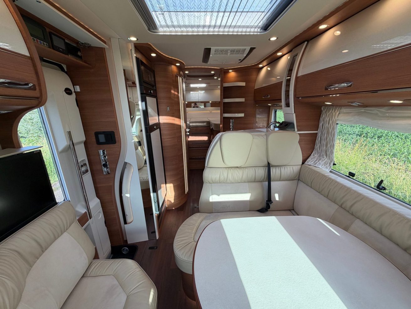 Carthago Chic C-line T 4.9 LE Silver (22)