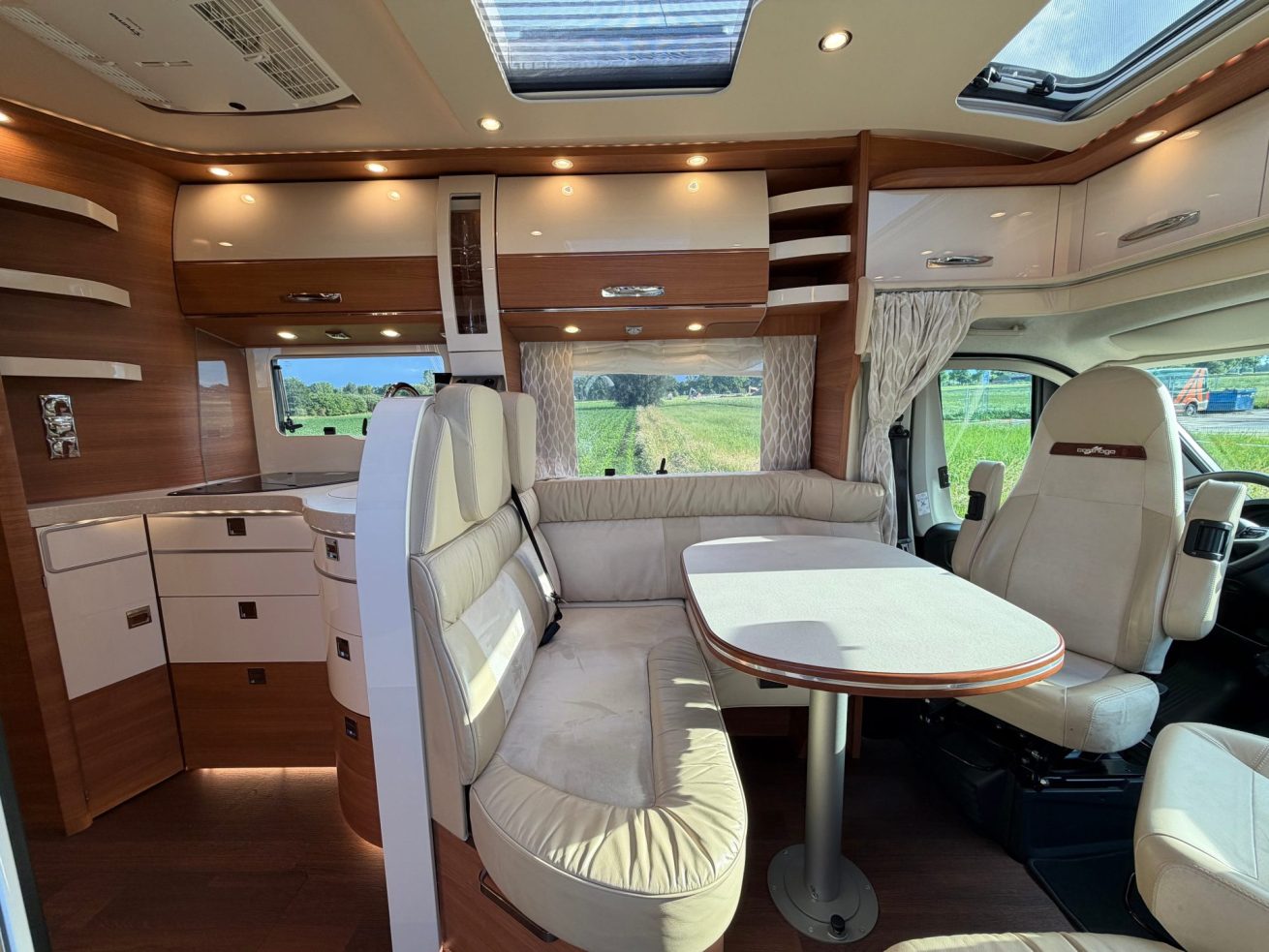Carthago Chic C-line T 4.9 LE Silver (25)