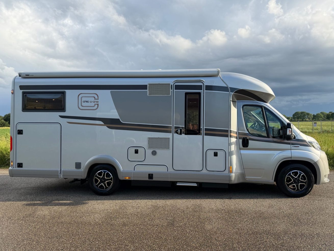 Carthago Chic C-line T 4.9 LE Silver (6)