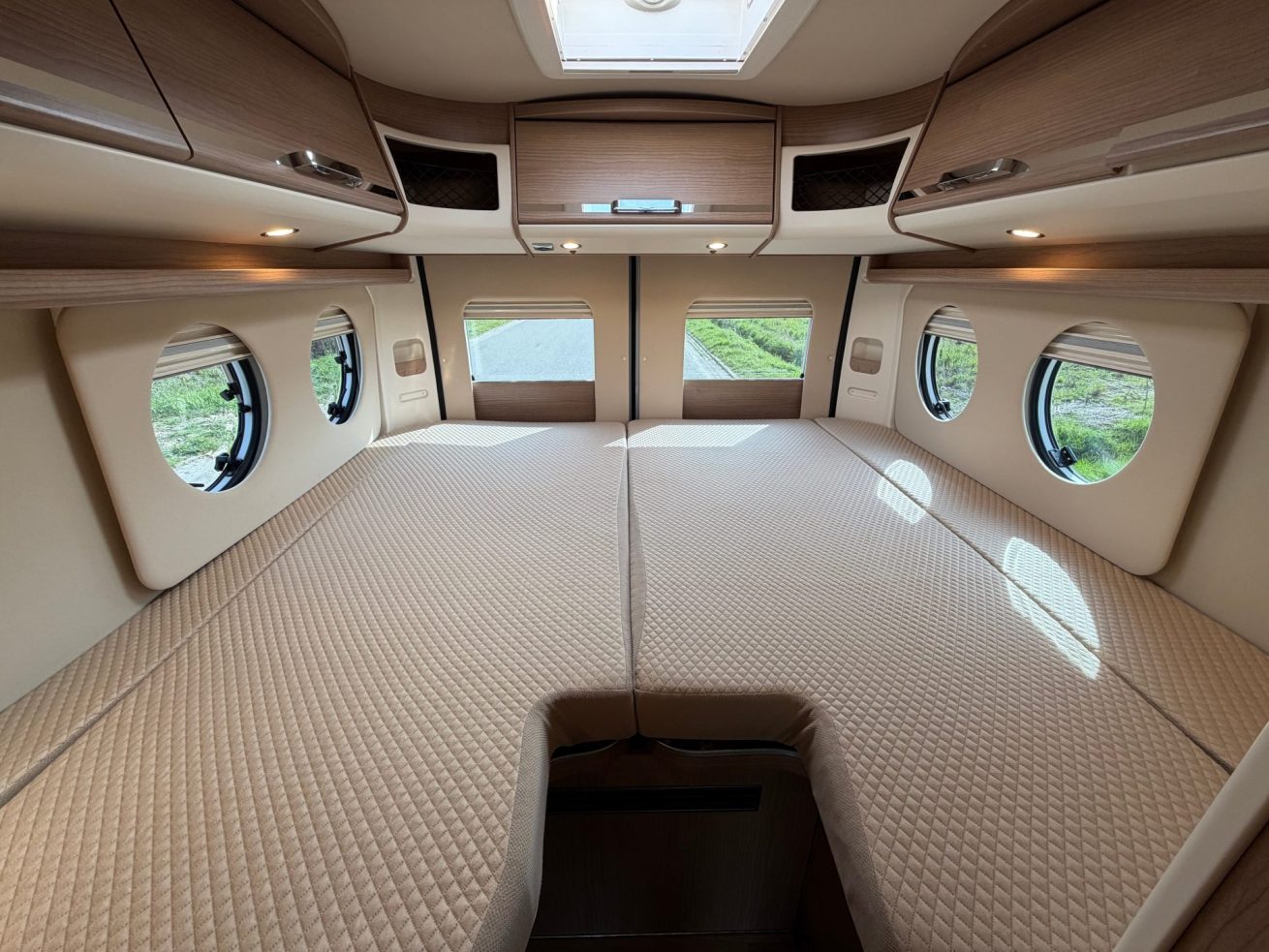 Malibu 640 Coupe LE (10)
