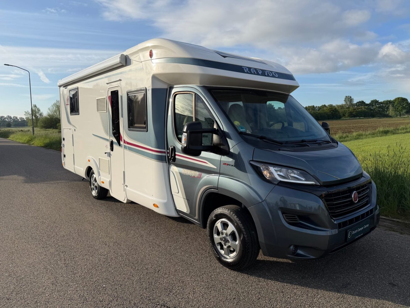 Rapido 696 F Premium Edition (13)