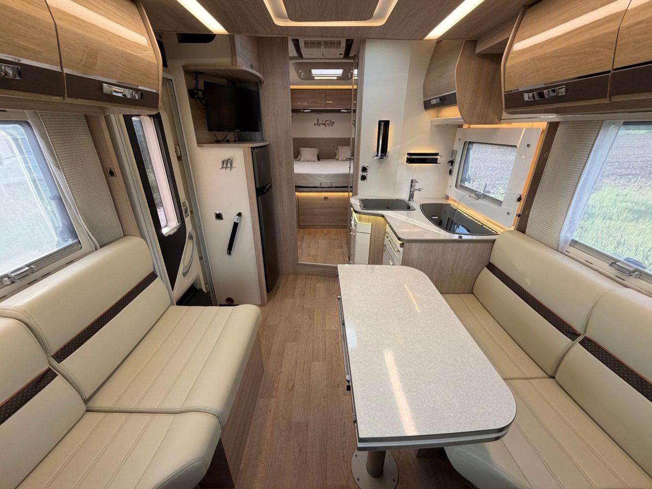 Rapido 696 F Premium Edition (2)