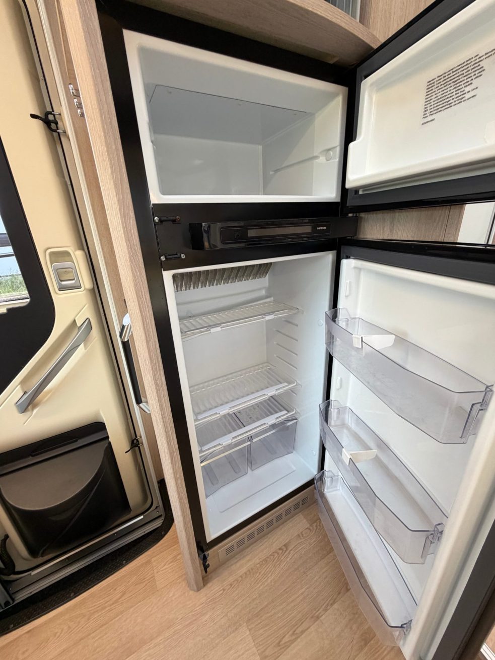 Rapido 696 F Premium Edition (5)