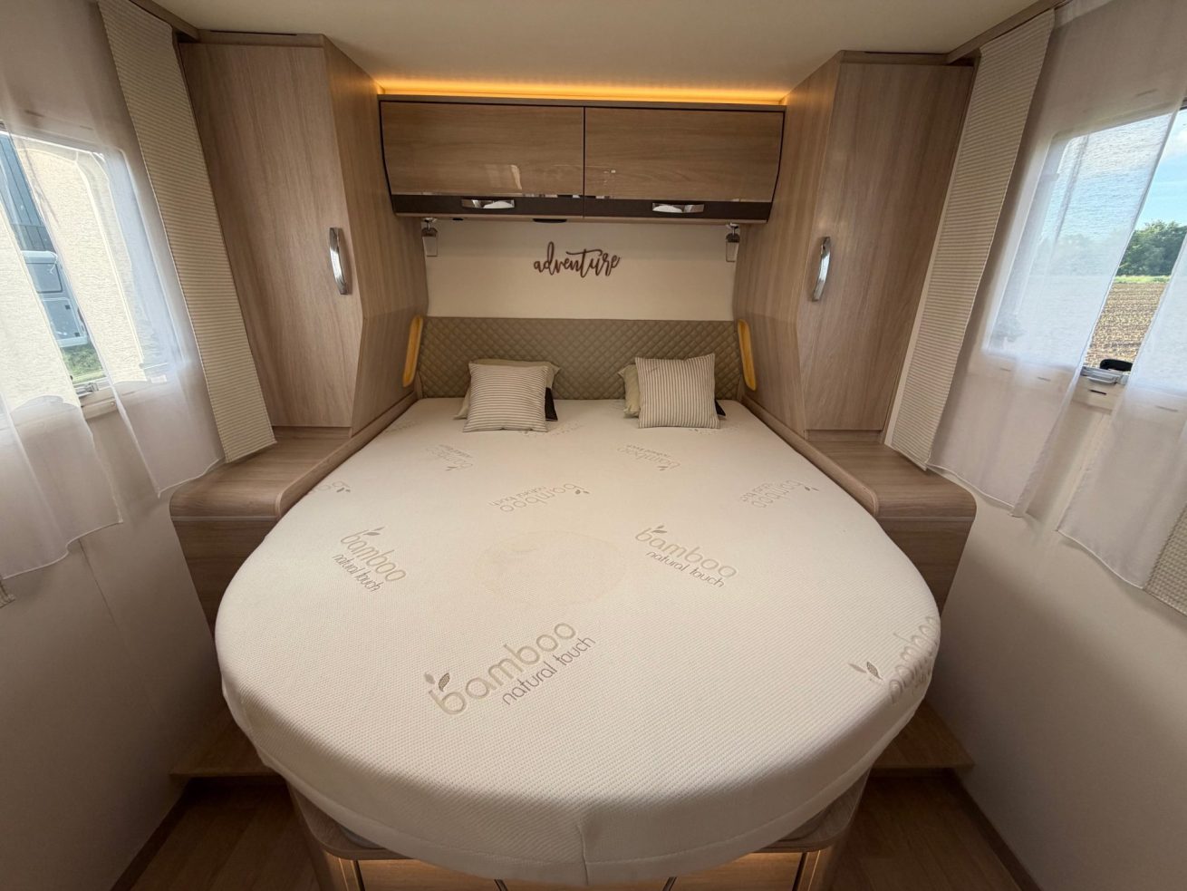 Rapido 696 F Premium Edition (8)