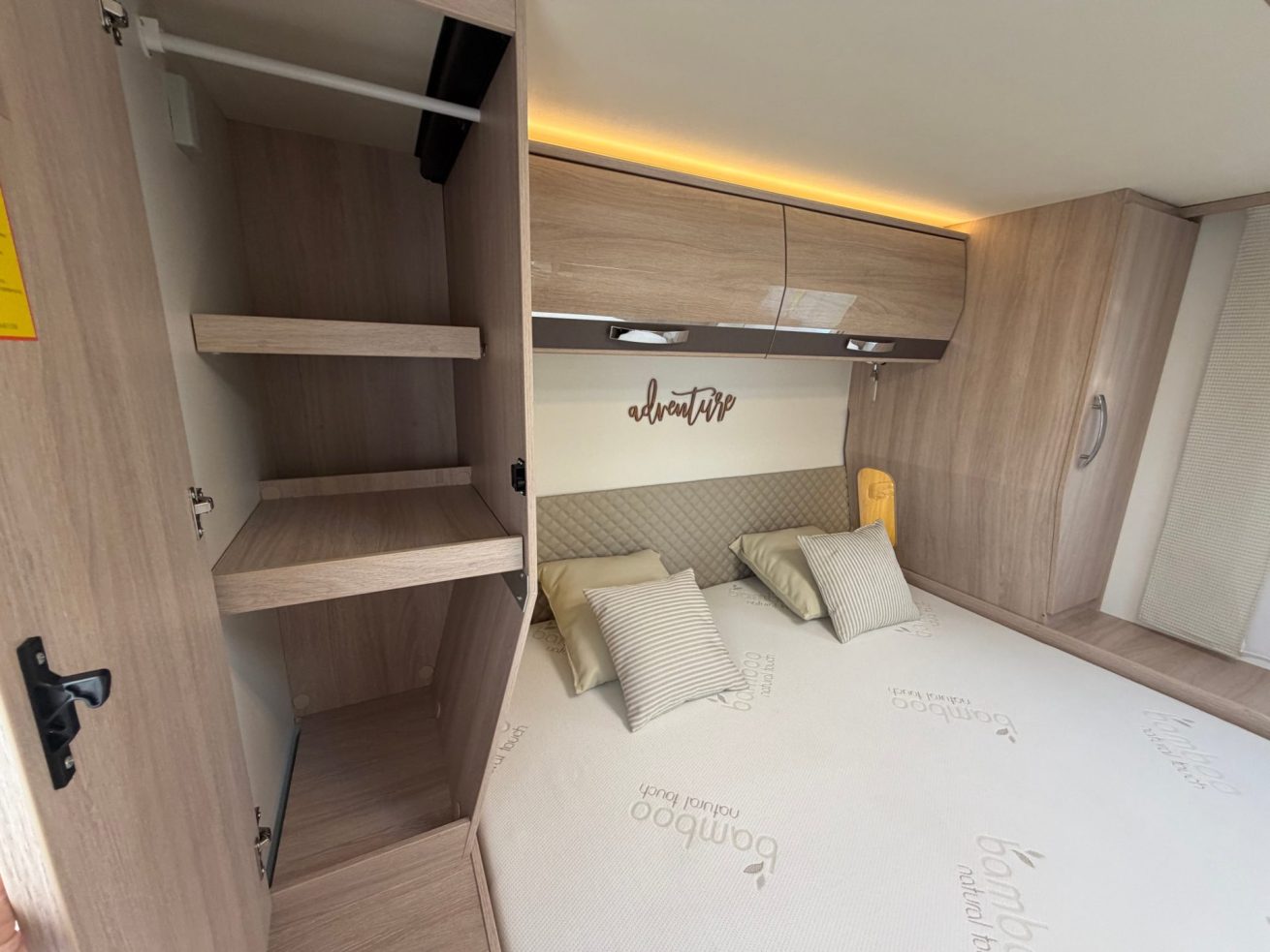 Rapido 696 F Premium Edition (9)